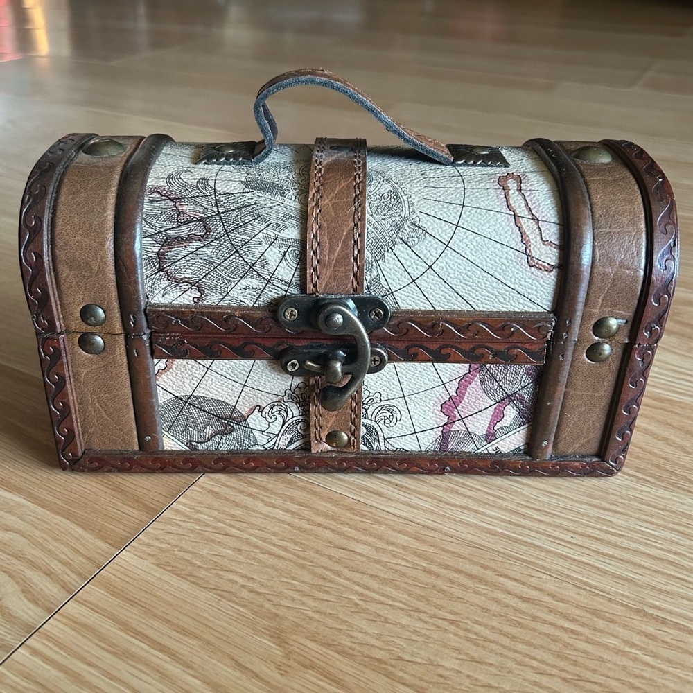 NEW Decorative Wood Accent Turn Lock Box
